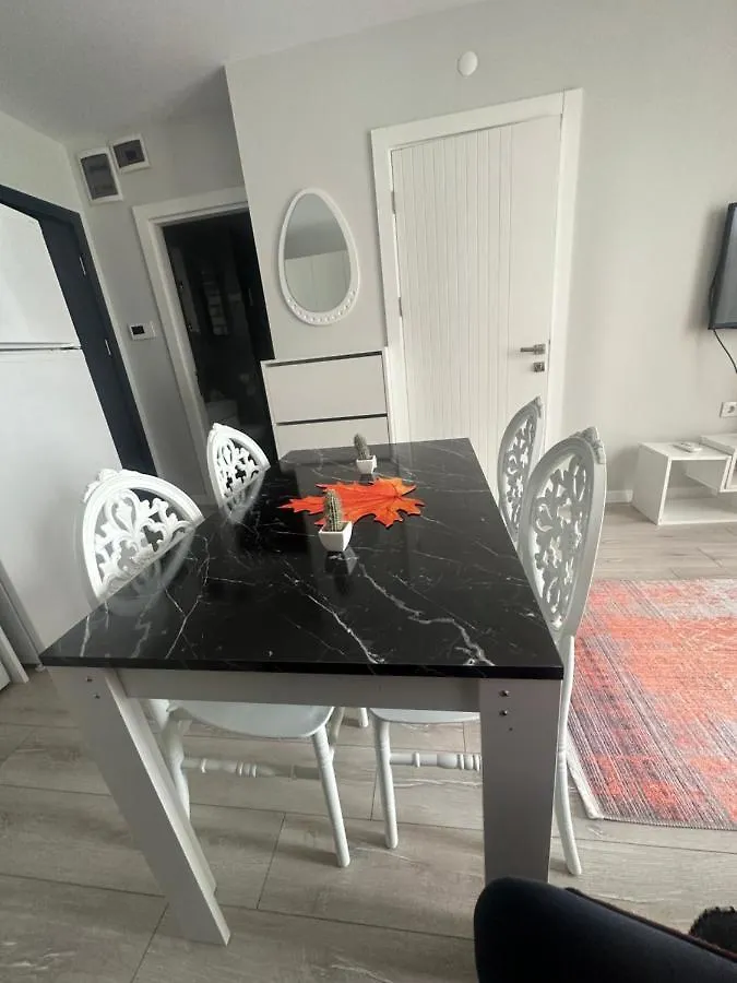 Apartmán Havalimani Ve Avm Yakini Havuzlu Lux1+1 Ozel Fiyat Antalya Turecko